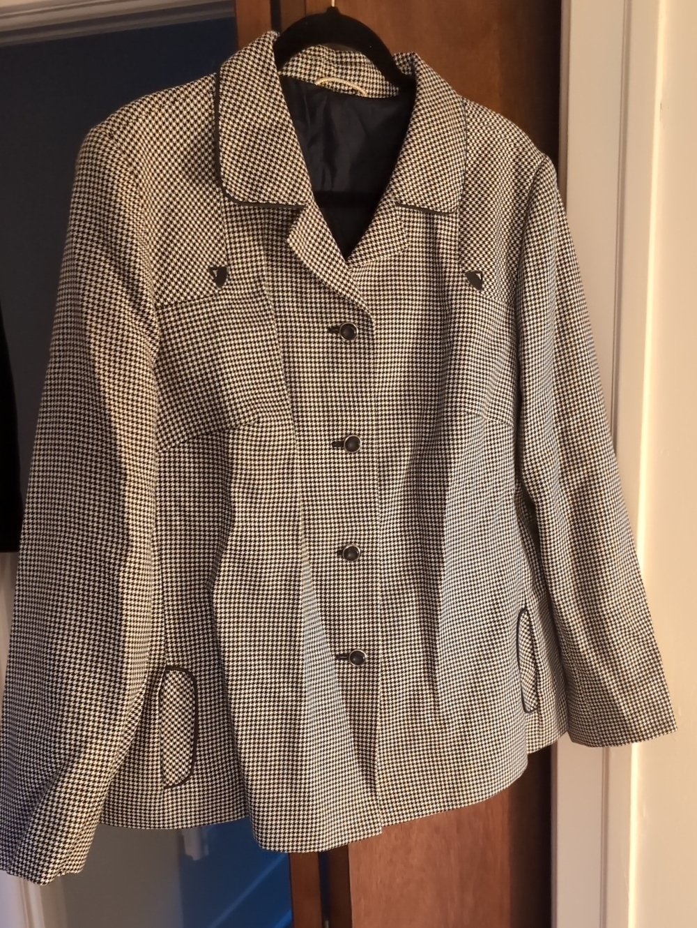 Women’s Vintage Black & White Houndstooth Jacket - Classic Button Front
